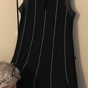 Women’s 20W dress from Dillard’s. Black/white